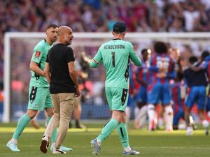 Man City Dikalahkan Crystal Palace, Guardiola Ribut sama Henderson Man City Dikalahkan Crystal Palace, Guardiola Ribut sama Henderson
