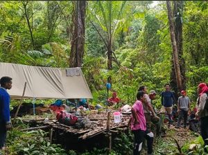 Pendaki Gunung Binaiya Ditemukan Tewas di Sungai Yahe, Jenazah Dievakuasi Pendaki Gunung Binaiya Ditemukan Tewas di Sungai Yahe, Jenazah Dievakuasi