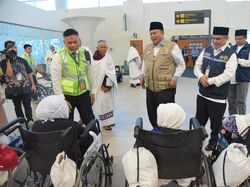 Lepas Calhaj Jabar, Cucun Ingatkan Jaga Kesehatan di Kondisi Saudi yang Panas