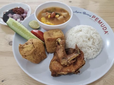Ayam goreng Gading Serpong