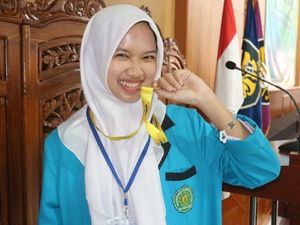 Top! Azka Santriwati Jogja Diterima 3 Kampus di Amerika dan Australia