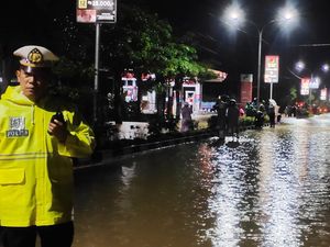 Banjir Rendam Jalanan Trenggalek, Akses ke Kota Dialihkan