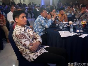 Potensi Indramayu dan Minimnya Regenerasi Petani di Mata Bupati Lucky Hakim Potensi Indramayu dan Minimnya Regenerasi Petani di Mata Bupati Lucky Hakim