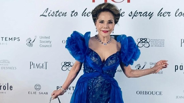 Berita Viral Selebriti dari InsertLive : Usia 85 Tahun, 7 Foto Dewi Istri ke-6 Presiden Soekarno di Red Carpet Cannes Film Festival