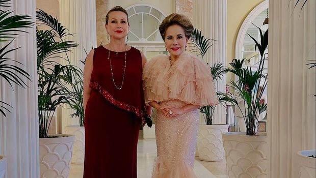 Dewi Soekarno di Red Carpet Cannes Film Festival