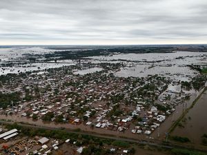 Foto Udara Banjir Rendam Jantung Pertanian Argentina Foto Udara Banjir Rendam Jantung Pertanian Argentina
