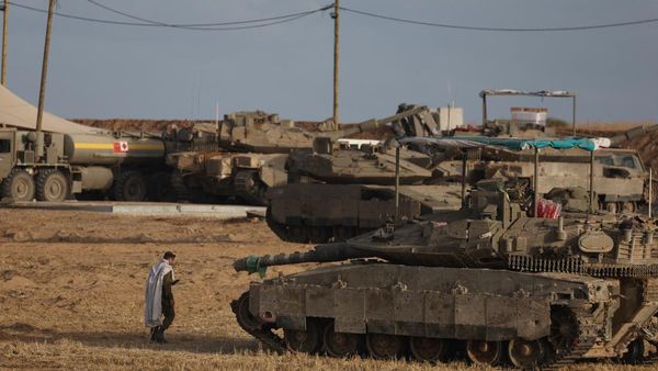 Israel Kerahkan Kendaraan Militer Dekat Gaza