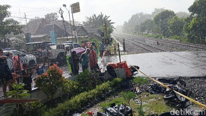 Pelintasan di Kelurahan Mangge, Kecamatan Barat, Magetan lokasi kecelakaan KA Malioboro Ekspres laga 7 motor