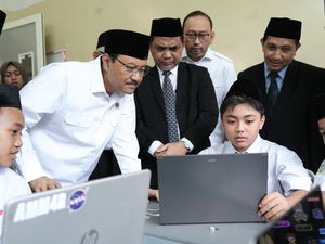 Pendidikan Tanpa Sekat: Murid Unggulan Ajari Calon Siswa Sekolah Rakyat