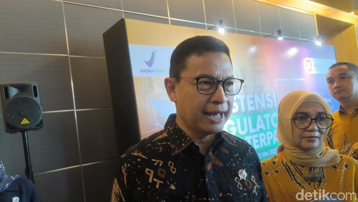 Kepala BPOM RI Taruna Ikrar Kepala BPOM RI Taruna Ikrar vaksin Gres