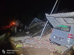 Longsor di Nagreg Jabar Timpa Rumah-Kantor Desa, 3 Orang Luka