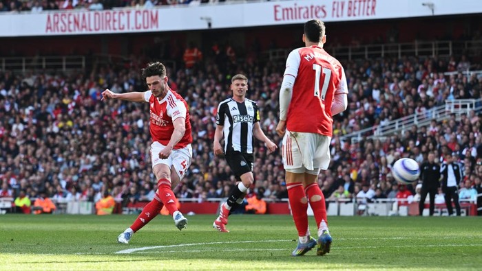 LONDON, ENGLAND - MAY 18: Declan Rice of Arsenal scores his teams first goal during the Premier League match between Arsenal FC and Newcastle United FC at Emirates Stadium on May 18, 2025 in London, England. (Photo by David Price/Arsenal FC via Getty Images)