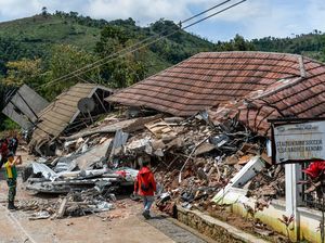 Longsor Rusak Fasilitas Desa dan Rumah Warga di Nagreg Longsor Rusak Fasilitas Desa dan Rumah Warga di Nagreg