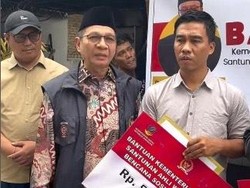 Legislator Husni Salurkan Bantuan ke Keluarga Korban Kebakaran di Medan