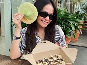 Ersa Mayori Doyan Ngopi dan Ngemil Jajanan SD Ersa Mayori Doyan Ngopi dan Ngemil Jajanan SD