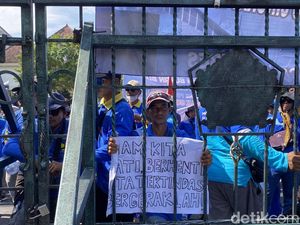 Petugas Irigasi Geruduk Kantor Gubernur Jateng Tuntut Diangkat Jadi PPPK Petugas Irigasi Geruduk Kantor Gubernur Jateng Tuntut Diangkat Jadi PPPK