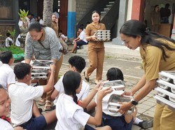 Anggota DPR Nilai Kepala Daerah Belum Paham Peran di Program MBG