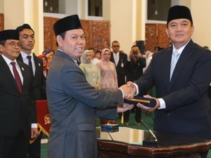Irjen Iqbal Polisi Aktif Jadi Sekjen DPD, Apa Dasar Hukumnya? Irjen Iqbal Polisi Aktif Jadi Sekjen DPD, Apa Dasar Hukumnya?