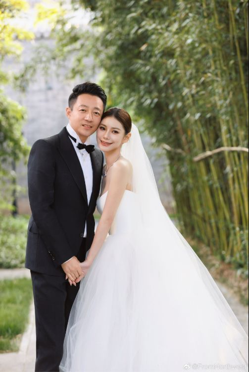Pernikahan Wang Xiaofei dan Mandy Ma