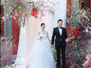 Video: Momen Pernikahan Mewah Wang Xiaofei Eks Suami Barbie Hsu Video: Momen Pernikahan Mewah Wang Xiaofei Eks Suami Barbie Hsu