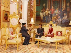 Momen Prabowo Disambut Hangat Raja-Ratu Thailand di Amphorn Royal Palace