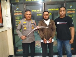 Bacok Tetangga Gegara Istri Disebut Tukang Gosip, Pria di Gresik Serahkan Diri