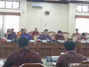 DPRD Bali Bakal Panggil Pemilik Vila Tak Berizin di Pantai Bingin Pecatu DPRD Bali Bakal Panggil Pemilik Vila Tak Berizin di Pantai Bingin Pecatu