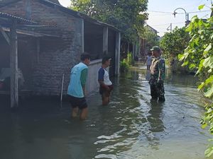 Ribuan Warga Demak Terdampak Banjir, Sebagian Pilih Bertahan di Rumah Ribuan Warga Demak Terdampak Banjir, Sebagian Pilih Bertahan di Rumah