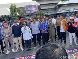 Ojol Demo di Gubernuran, Tuntut Hapus Potongan-Buat UU Transportasi Online