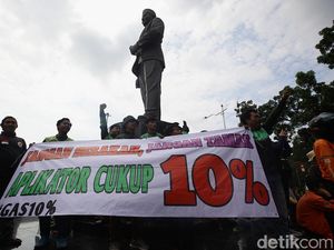 Anggota DPR Minta Kemenhub Audit Potongan Biaya Aplikasi Ojek Online Anggota DPR Minta Kemenhub Audit Potongan Biaya Aplikasi Ojek Online