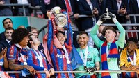 Daichi Kamada bawa Crystal Palace juara Piala FA. Menariknya, dia adalah pemain Jepang pertama yang main starter di final tersebut (Getty)
