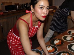 Dari Dapur ke London, Chef Rachel Curi Hati dengan Ayam Geprek-nya
