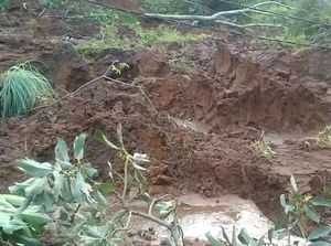 Longsor Terjang Tiga Desa di Tasikmalaya, Akses Warga Terputus