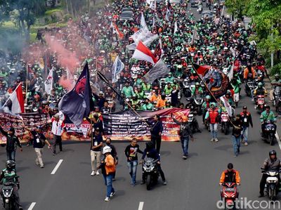 Demo Ojol di Surabaya