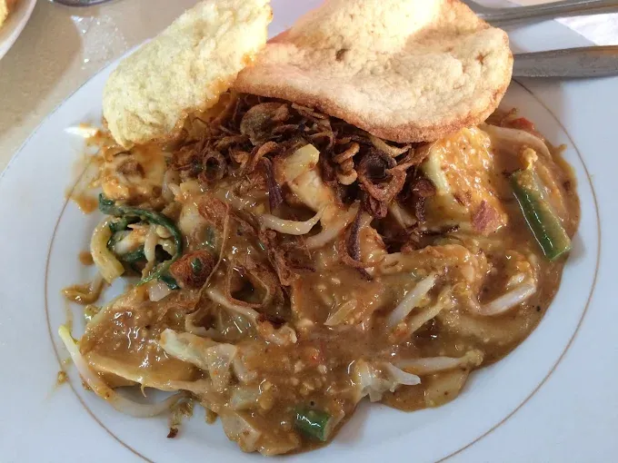 gado-gado legendaris di Jakarta Barat