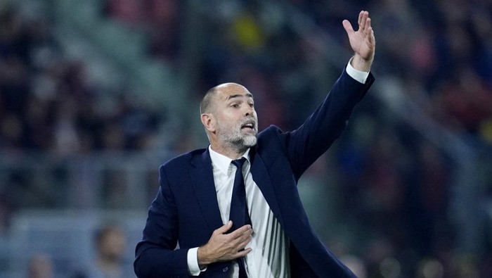 Soccer Football - Serie A - Bologna v Juventus - Stadio Renato DallAra, Bologna, Italy - May 4, 2025 Juventus coach Igor Tudor reacts REUTERS/Matteo Ciambelli
