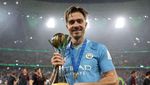 Piala-piala Man City di Tangan Manusia 100 Juta