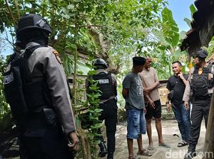 Geger Aksi Juru Kunci Pesta Narkoba di Makam Raja Pamekasan Geger Aksi Juru Kunci Pesta Narkoba di Makam Raja Pamekasan