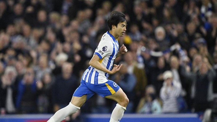 Kaouro Mitoma, Ritsu Doan, Shuto Machino Soccer Football - Premier League - Brighton & Hove Albion v Liverpool - The American Express Community Stadium, Brighton, Britain - May 19, 2025 Brighton & Hove Albions Kaoru Mitoma celebrates scoring their second goal REUTERS/Tony O Brien EDITORIAL USE ONLY. NO USE WITH UNAUTHORIZED AUDIO, VIDEO, DATA, FIXTURE LISTS, CLUB/LEAGUE LOGOS OR LIVE SERVICES. ONLINE IN-MATCH USE LIMITED TO 120 IMAGES, NO VIDEO EMULATION. NO USE IN BETTING, GAMES OR SINGLE CLUB/LEAGUE/PLAYER PUBLICATIONS. PLEASE CONTACT YOUR ACCOUNT REPRESENTATIVE FOR FURTHER DETAILS..