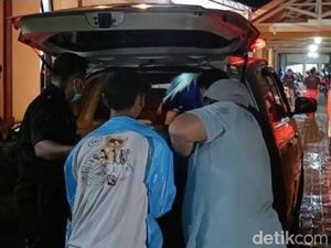 4 Jenazah Korban Tertabrak KA Malioboro di Magetan Diambil Keluarga