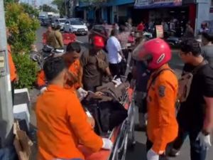 Tabrak Motor Aerox, Pemotor Supra X di Kalirungkut Surabaya Tewas Tabrak Motor Aerox, Pemotor Supra X di Kalirungkut Surabaya Tewas