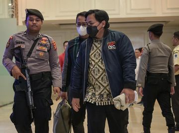 Momen KPK Geledah Gedung Kemnaker Momen KPK Geledah Gedung Kemnaker