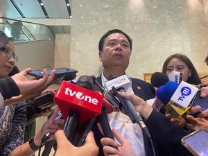 Komisi V DPR Bakal Dengar Pendapat Ojol Pekan Depan Bahas Regulasi Baru Komisi V DPR Bakal Dengar Pendapat Ojol Pekan Depan Bahas Regulasi Baru
