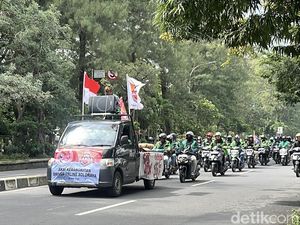 Potret Demo Driver Ojol di Semarang dan Solo Potret Demo Driver Ojol di Semarang dan Solo