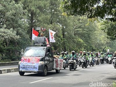 Potret Demo Driver Ojol di Semarang dan Solo