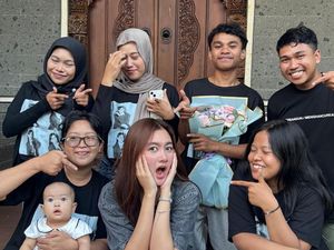 Meiska Rayain Ultah ke-22 Bareng Keluarga dan Meiteam, Dapat Kado Manis Meiska Rayain Ultah ke-22 Bareng Keluarga dan Meiteam, Dapat Kado Manis