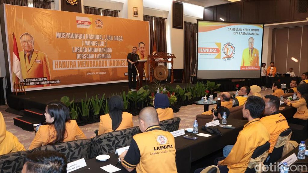 Oso Buka Munaslub Lasmura, Perkuat Barisan Generasi Muda Oso Buka Munaslub Lasmura, Perkuat Barisan Generasi Muda
