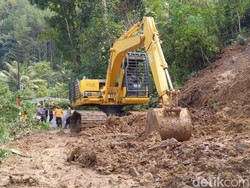 135 Personel Diterjunkan Cari 6 Korban Longsor di Trenggalek