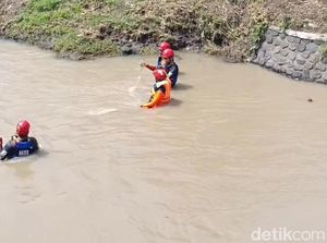 50 Personel Cari Balita Pasuruan yang Hilang Saat Ibu BAB di Sungai 50 Personel Cari Balita Pasuruan yang Hilang Saat Ibu BAB di Sungai