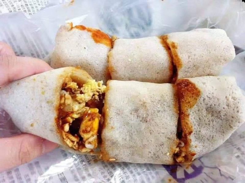 Penjual Popiah Ini Dikritik Jualannya Mahal dan Tak Enak, Ini Jawabannya